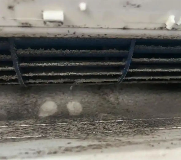 湄潭空调吹的风有股烧焦味是怎么回事